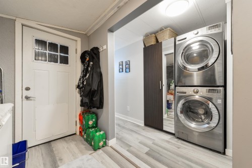 13 The Parkway Northwest, Edmonton, AB - Indoor Photo Showing Laundry Room