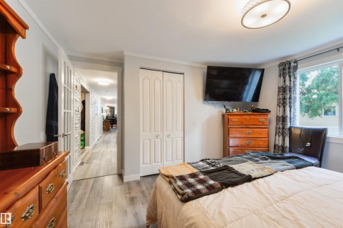 13 The Parkway Northwest, Edmonton, AB - Indoor Photo Showing Bedroom