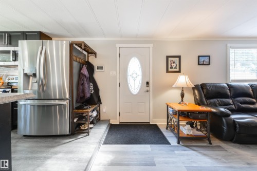 13 The Parkway Northwest, Edmonton, AB - Indoor
