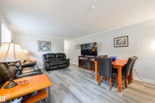 13 The Parkway Northwest, Edmonton, AB - Indoor Photo Showing Living Room