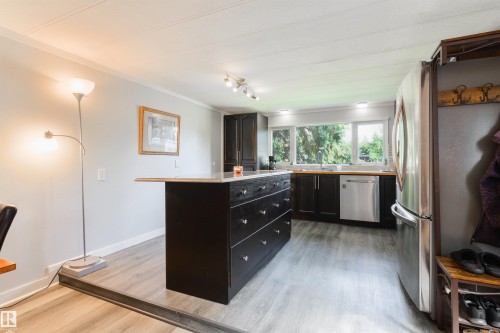 13 The Parkway Northwest, Edmonton, AB - Indoor
