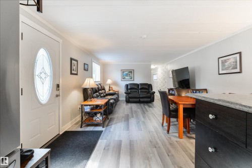 13 The Parkway Northwest, Edmonton, AB - Indoor