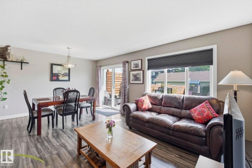 10245 152 Street Nw, Edmonton, AB - Indoor Photo Showing Living Room