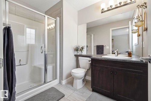 10245 152 Street Nw, Edmonton, AB - Indoor Photo Showing Bathroom
