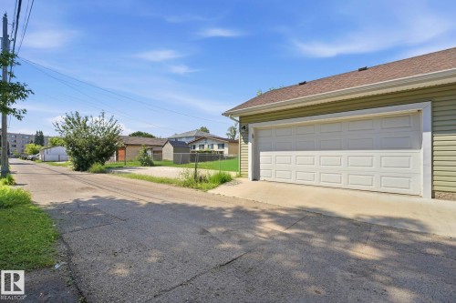 10245 152 Street Nw, Edmonton, AB - Outdoor