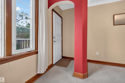 10424 76 Avenue Nw, Edmonton, AB - Indoor Photo Showing Other Room
