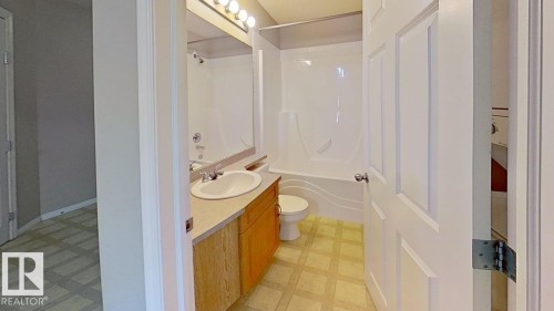 #404 9945 167 St Nw, Edmonton, AB - Indoor Photo Showing Bathroom