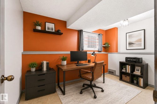 7704 152B Avenue Nw, Edmonton, AB - Indoor Photo Showing Office