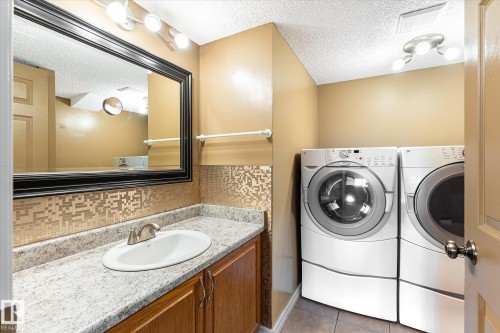 7704 152B Avenue Nw, Edmonton, AB - Indoor Photo Showing Laundry Room