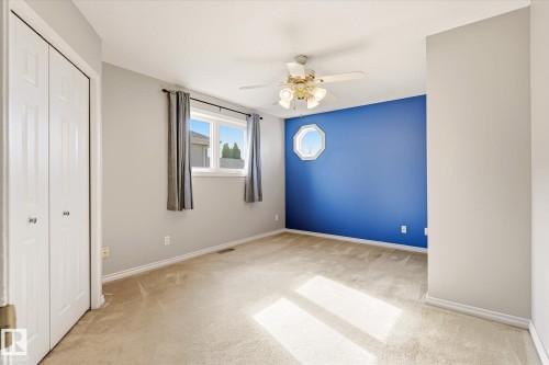 7704 152B Avenue Nw, Edmonton, AB - Indoor Photo Showing Other Room