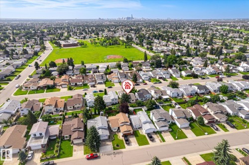7704 152B Avenue Nw, Edmonton, AB - Outdoor With View