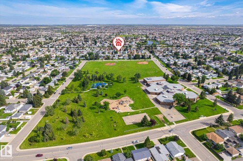 7704 152B Avenue Nw, Edmonton, AB - Outdoor With View