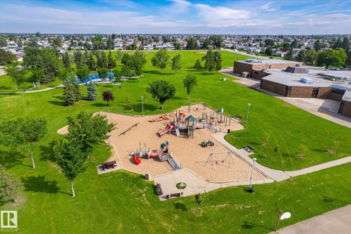 7704 152B Avenue Nw, Edmonton, AB - Outdoor With View
