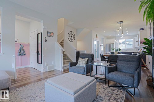 1921 Kroetsch Crescent Sw, Edmonton, AB - Indoor Photo Showing Living Room