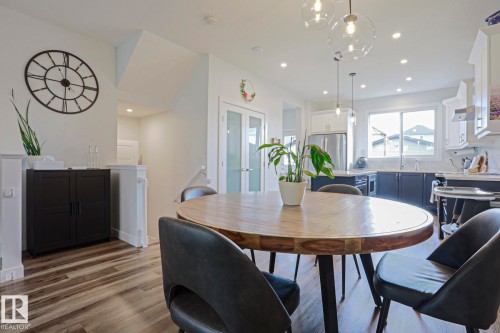 1921 Kroetsch Crescent Sw, Edmonton, AB - Indoor Photo Showing Dining Room
