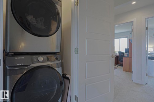 1921 Kroetsch Crescent Sw, Edmonton, AB - Indoor Photo Showing Laundry Room