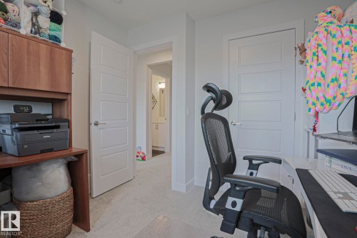 1921 Kroetsch Crescent Sw, Edmonton, AB - Indoor