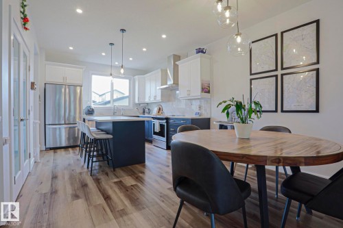 1921 Kroetsch Crescent Sw, Edmonton, AB - Indoor Photo Showing Dining Room