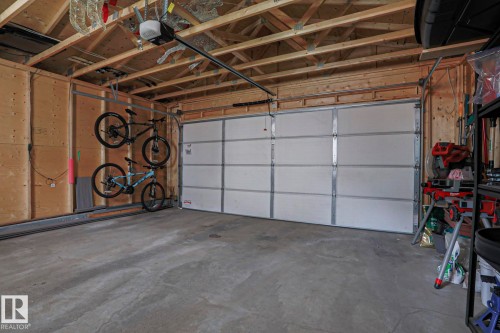 1921 Kroetsch Crescent Sw, Edmonton, AB - Indoor Photo Showing Garage