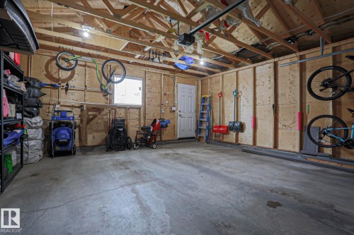 1921 Kroetsch Crescent Sw, Edmonton, AB - Indoor