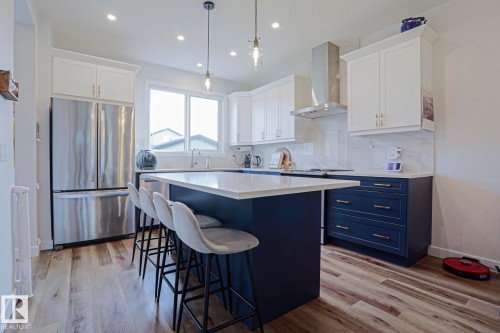 1921 Kroetsch Crescent Sw, Edmonton, AB - Indoor Photo Showing Kitchen With Upgraded Kitchen