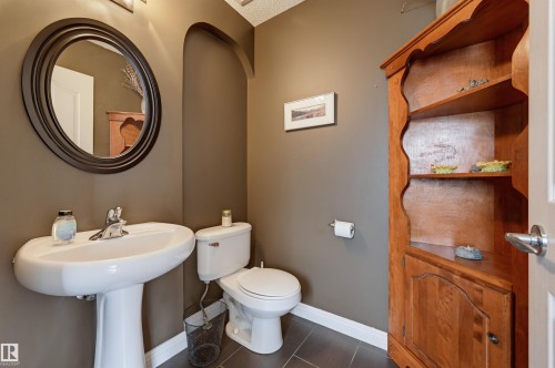 1846 Towne Centre Boulevard Nw, Edmonton, AB - Indoor Photo Showing Bathroom