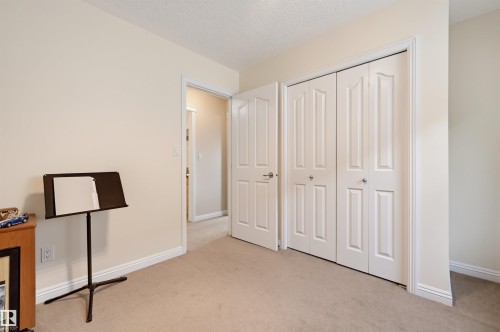 1846 Towne Centre Boulevard Nw, Edmonton, AB - Indoor