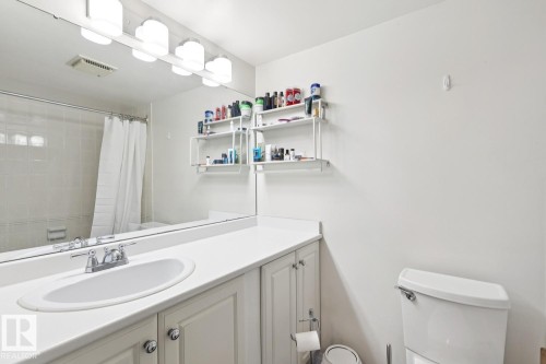 #401 10545 Saskatchewan Dr Nw, Edmonton, AB - Indoor Photo Showing Bathroom