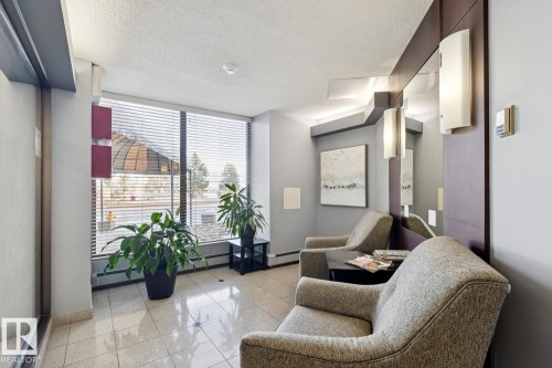 #401 10545 Saskatchewan Dr Nw, Edmonton, AB - Indoor
