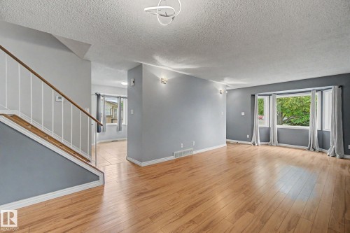 30 Matthew Road, Spruce Grove, AB - Indoor Photo Showing Other Room