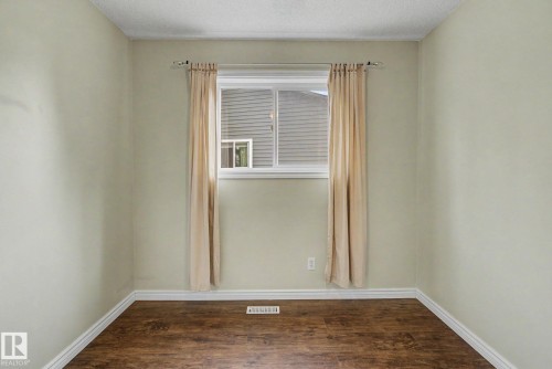 30 Matthew Road, Spruce Grove, AB - Indoor Photo Showing Other Room