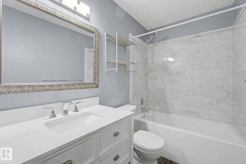 30 Matthew Road, Spruce Grove, AB - Indoor Photo Showing Bathroom
