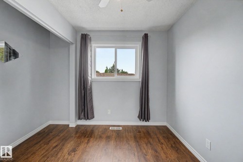 30 Matthew Road, Spruce Grove, AB - Indoor Photo Showing Other Room