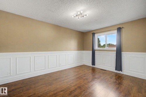 30 Matthew Road, Spruce Grove, AB - Indoor Photo Showing Other Room