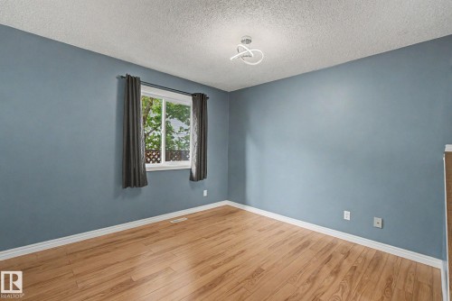 30 Matthew Road, Spruce Grove, AB - Indoor Photo Showing Other Room