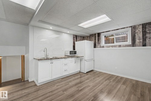 30 Matthew Road, Spruce Grove, AB - Indoor