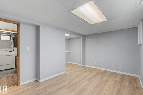 30 Matthew Road, Spruce Grove, AB - Indoor Photo Showing Laundry Room