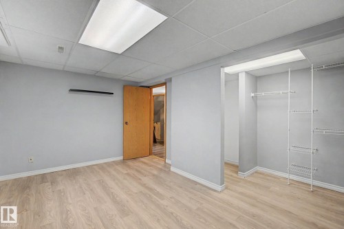 30 Matthew Road, Spruce Grove, AB - Indoor Photo Showing Other Room