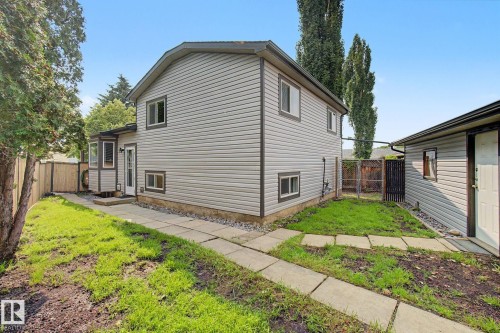 30 Matthew Road, Spruce Grove, AB - Outdoor With Exterior