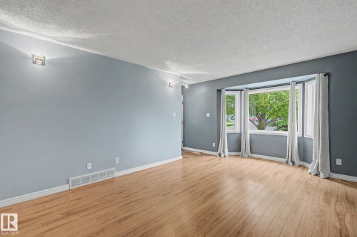 30 Matthew Road, Spruce Grove, AB - Indoor Photo Showing Other Room