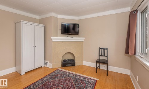 9623 110A Avenue Nw, Edmonton, AB - Indoor With Fireplace