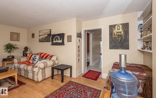 9623 110A Avenue Nw, Edmonton, AB - Indoor