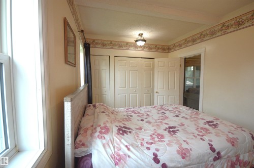 4802 50 Street, Glendon, AB - Indoor Photo Showing Bedroom