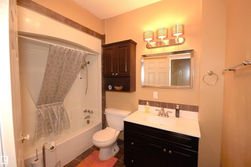 4802 50 Street, Glendon, AB - Indoor Photo Showing Bathroom