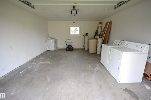 4802 50 Street, Glendon, AB - Indoor Photo Showing Laundry Room