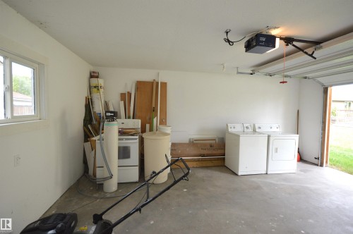 4802 50 Street, Glendon, AB - Indoor Photo Showing Laundry Room