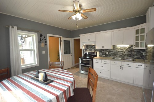 4802 50 Street, Glendon, AB - Indoor Photo Showing Kitchen