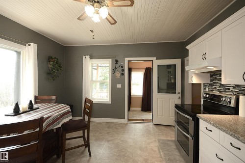 4802 50 Street, Glendon, AB - Indoor Photo Showing Kitchen