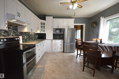 4802 50 Street, Glendon, AB - Indoor Photo Showing Kitchen With Upgraded Kitchen