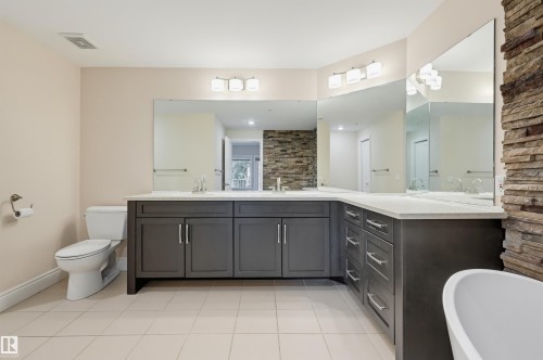 #108 11650 79 Av Nw, Edmonton, AB - Indoor Photo Showing Bathroom